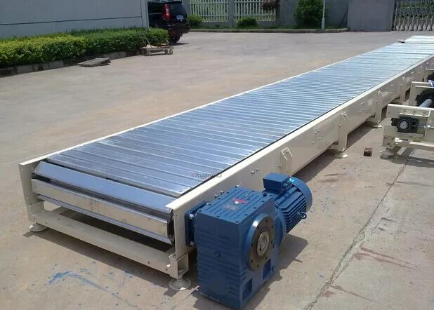 鏈板輸送機(jī)使用過程中注意哪些事項(xiàng)？